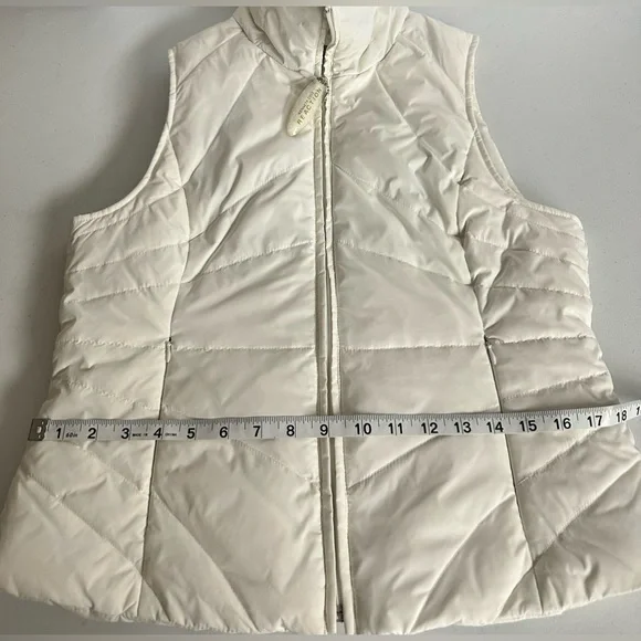 Woman's Kenneth Cole Reaction Down/Feather
Body warmer. Puffer Vest Ivory Sz M - Picture 7 of 13